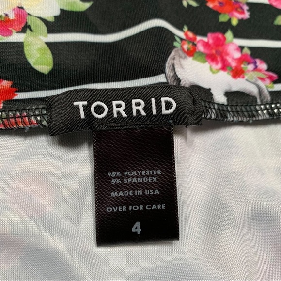 Torrid Tropical Skulls Stretchy Skirt, 4x. - Picture 8 of 9